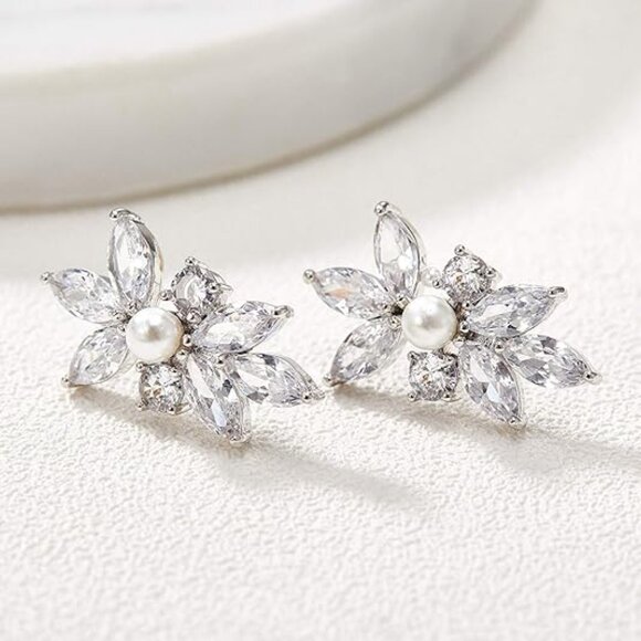 Neiman Marcus Maquise Crystal Pearl Rhinestone Earrings - Picture 4 of 4